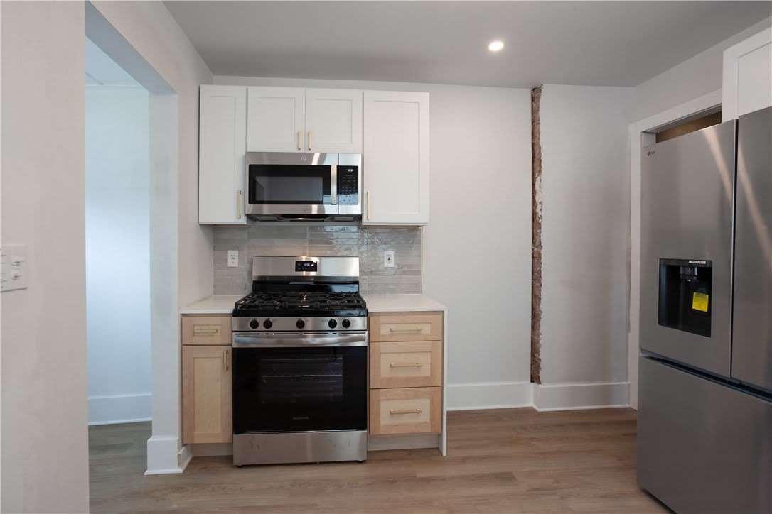 1788 Clifford Avenue – photo 3