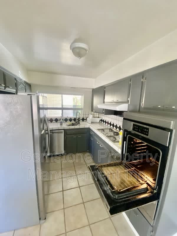 5220 Joan Ct – photo 3