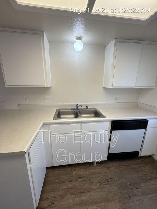 3739 West Myrtle Court – photo 4