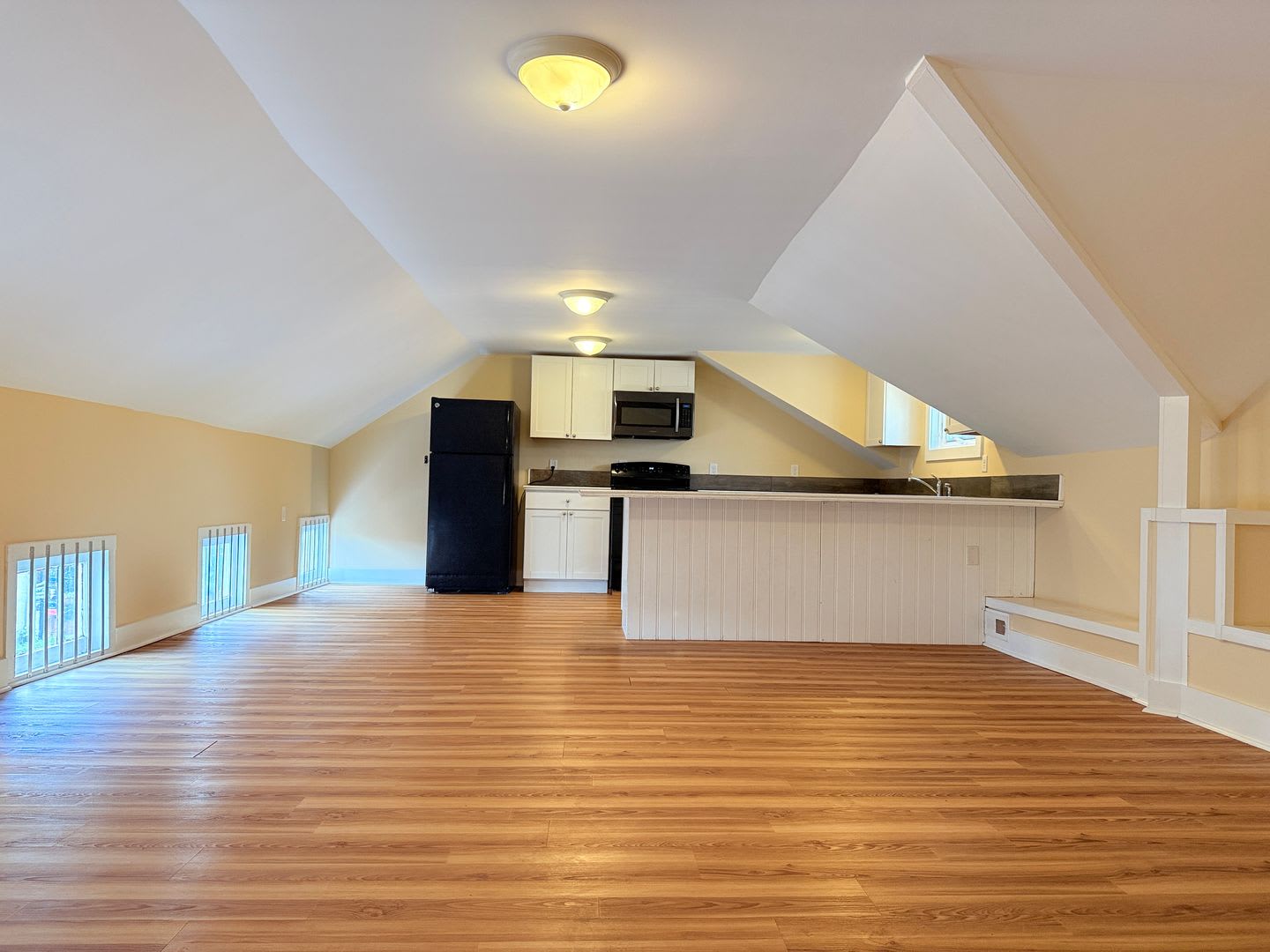UPSTAIRS Downtown Milford Gem Near the Riverwalk & Local Hotspots! – photo 2