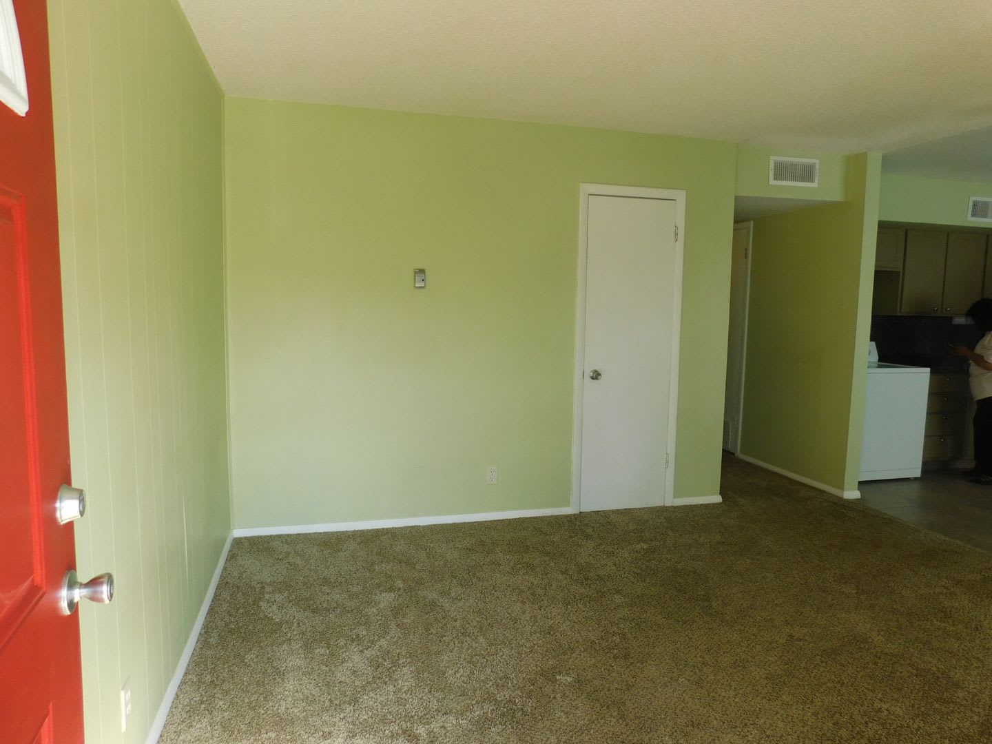 Showing starts September 16- Pretty nice, clean home. – photo 5
