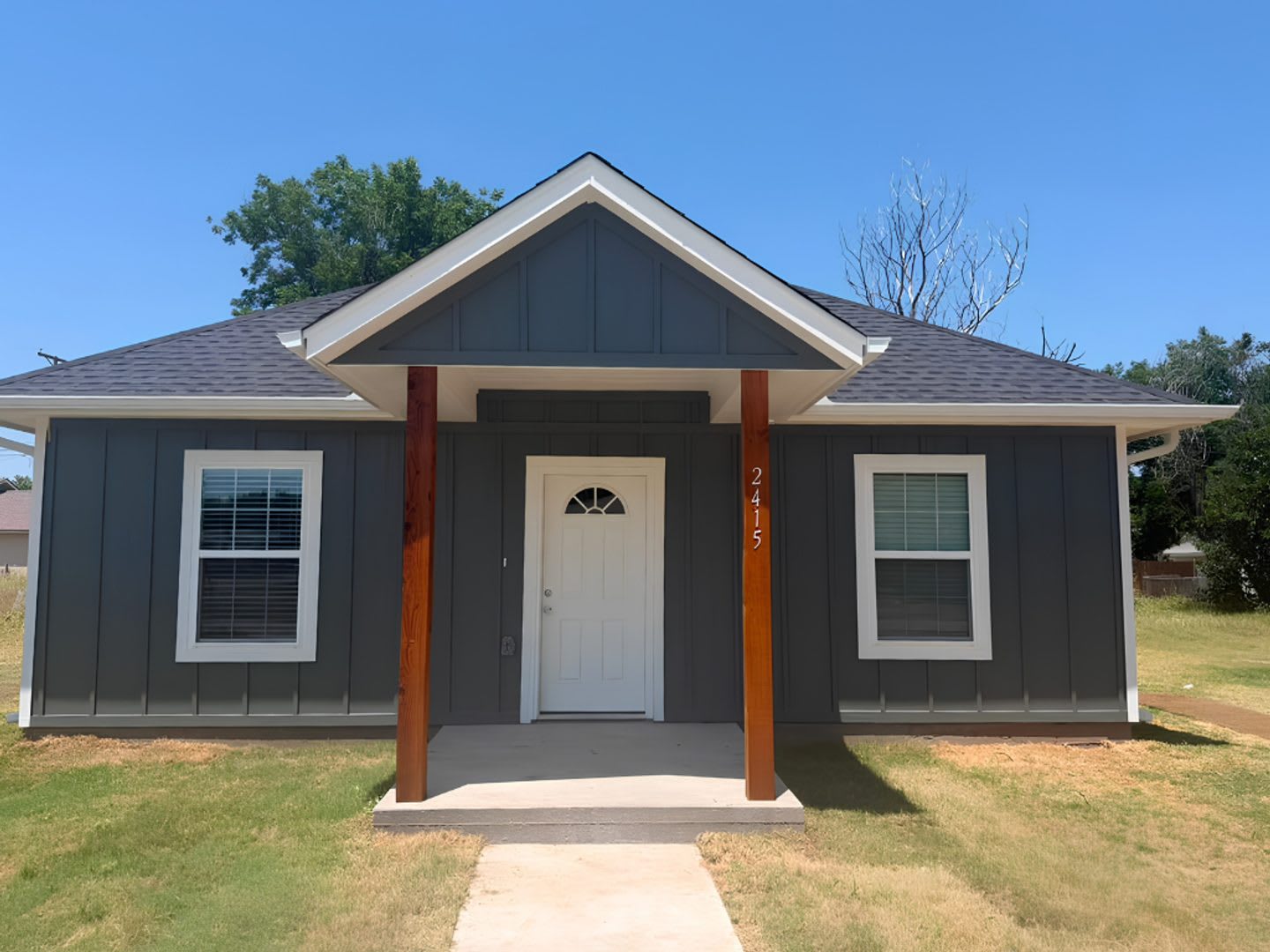 New Construction With Stylish Design Fenced Backyard In Lawton – photo 2