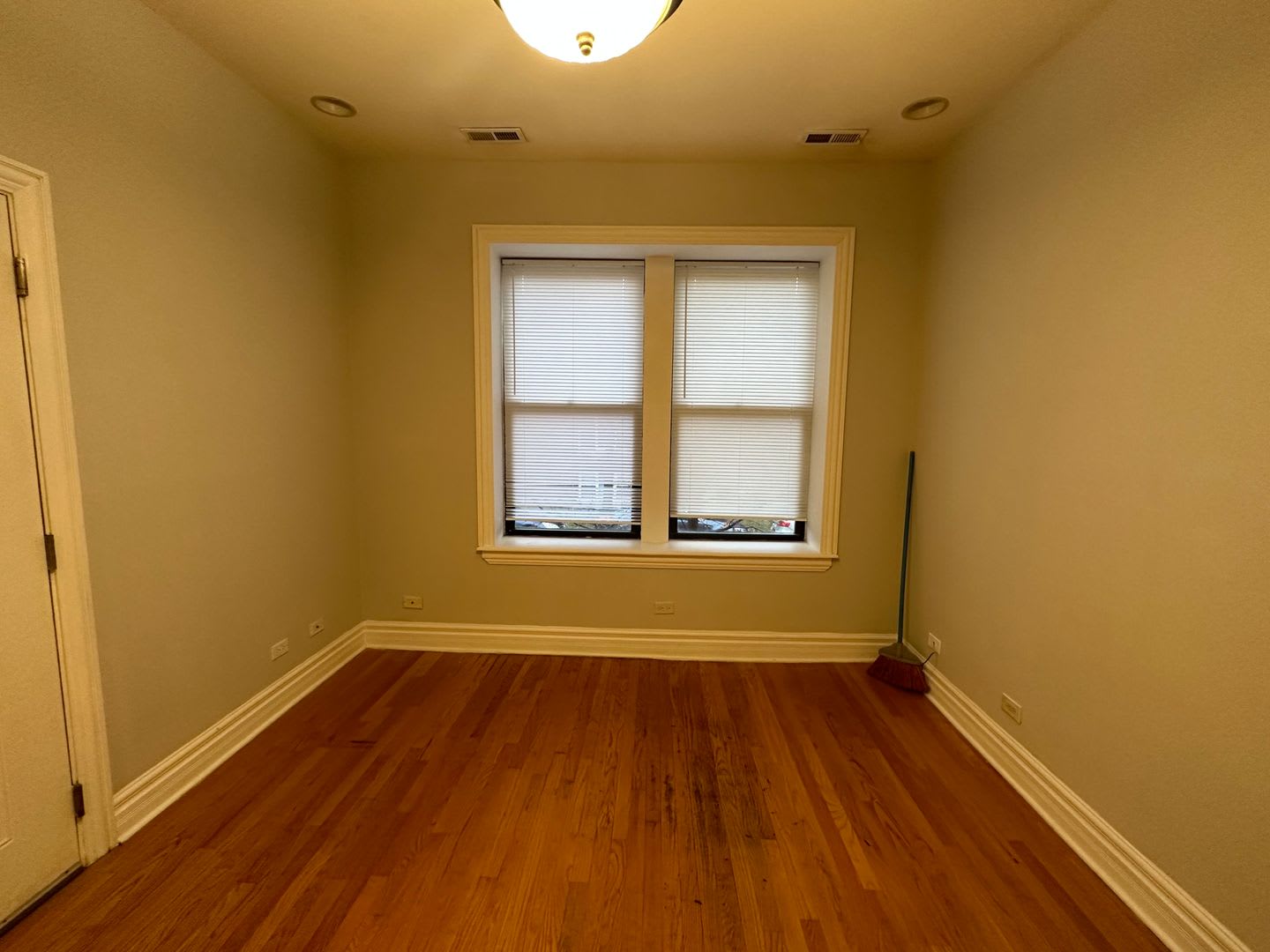 3923 W Altgeld St – photo 4