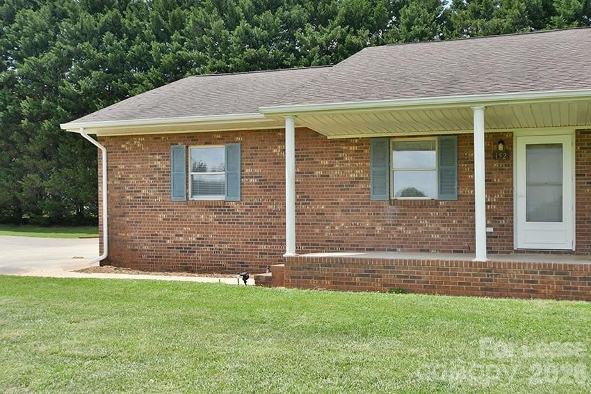 152 Glen Gar Drive – photo 1