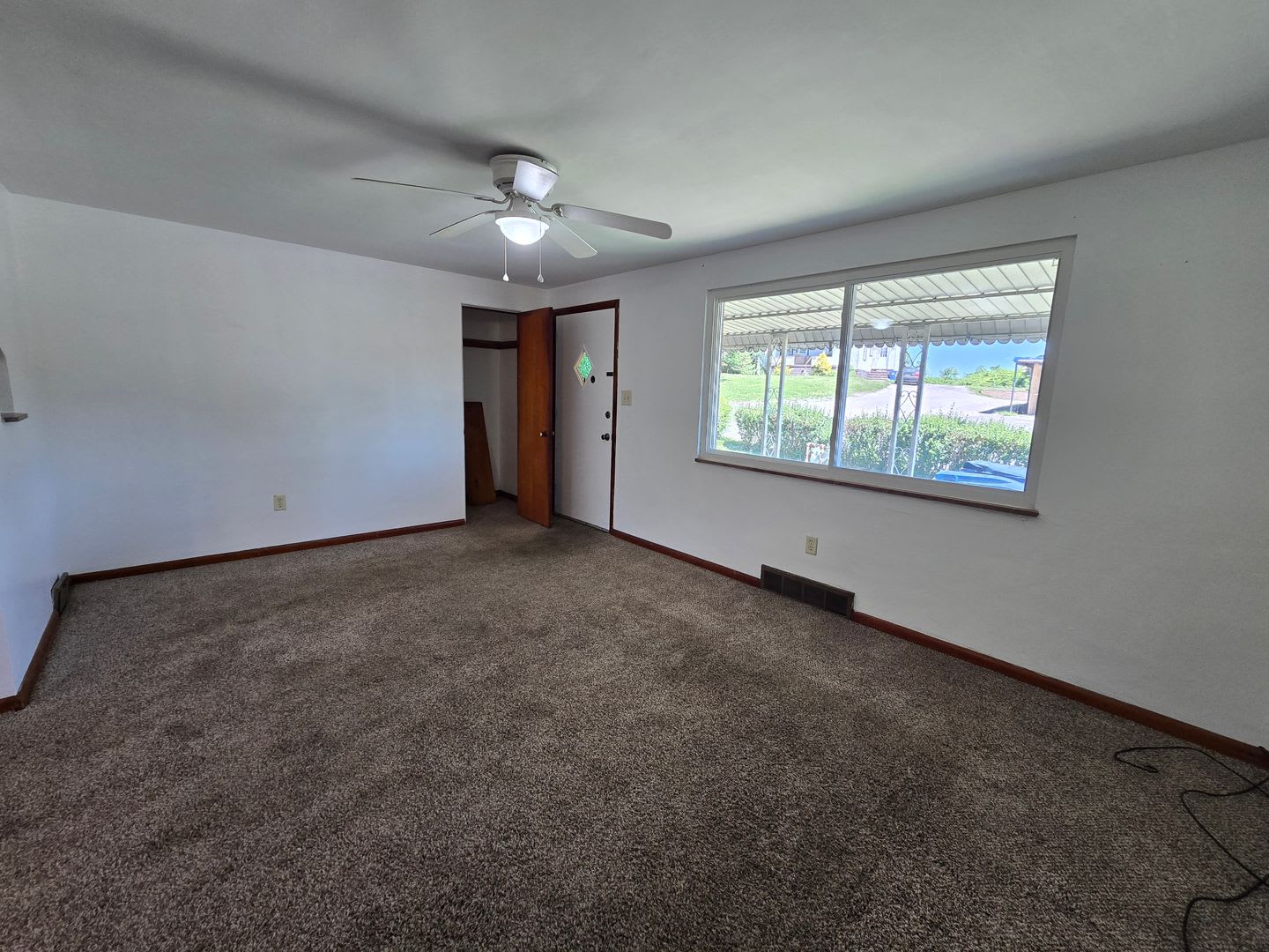 2 Bedroom Brick Ranch Home – photo 2