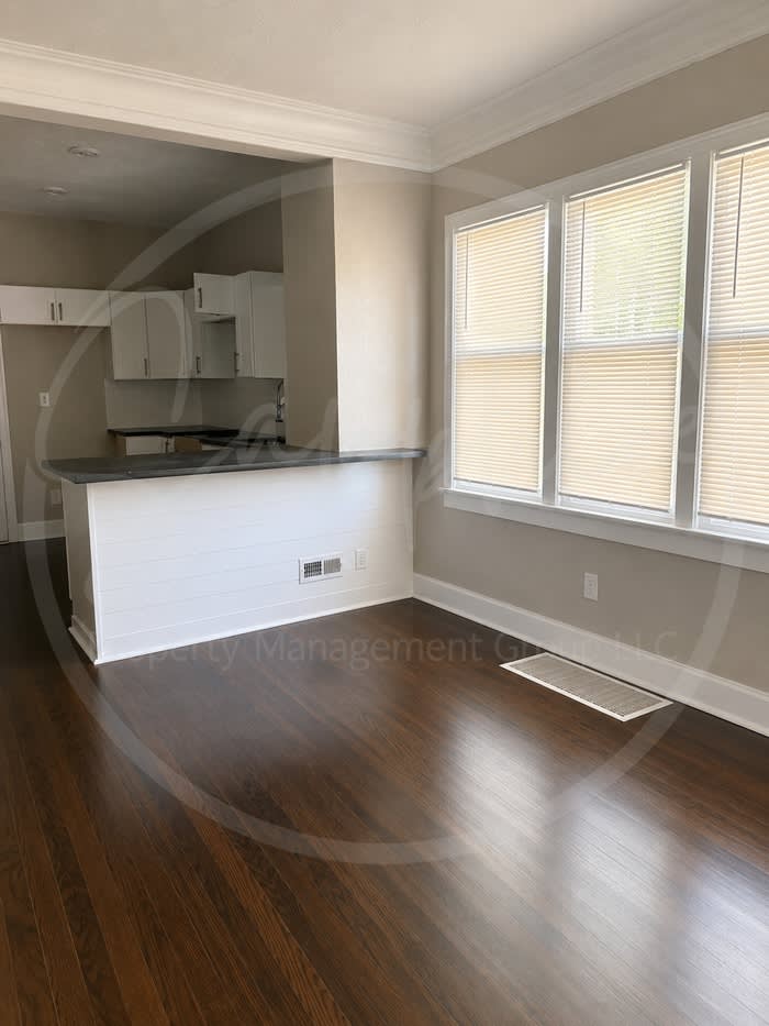 1406 East 45th Street – photo 5
