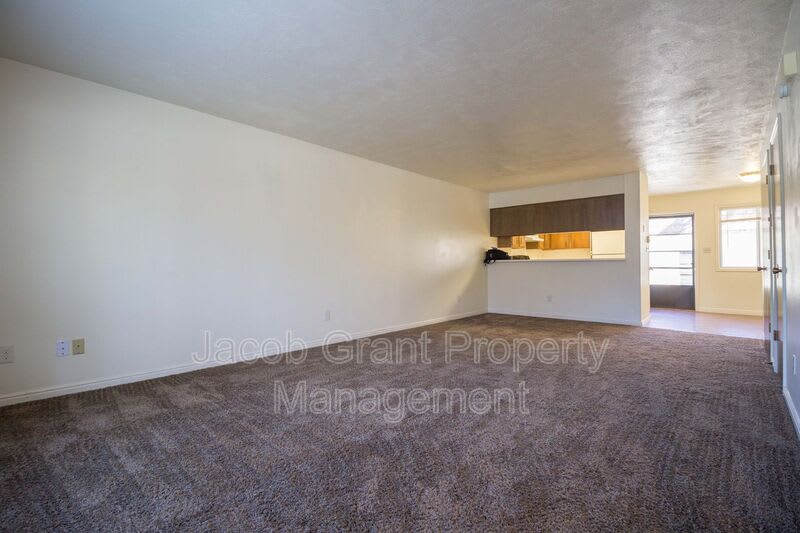 739 Whittier St – photo 3