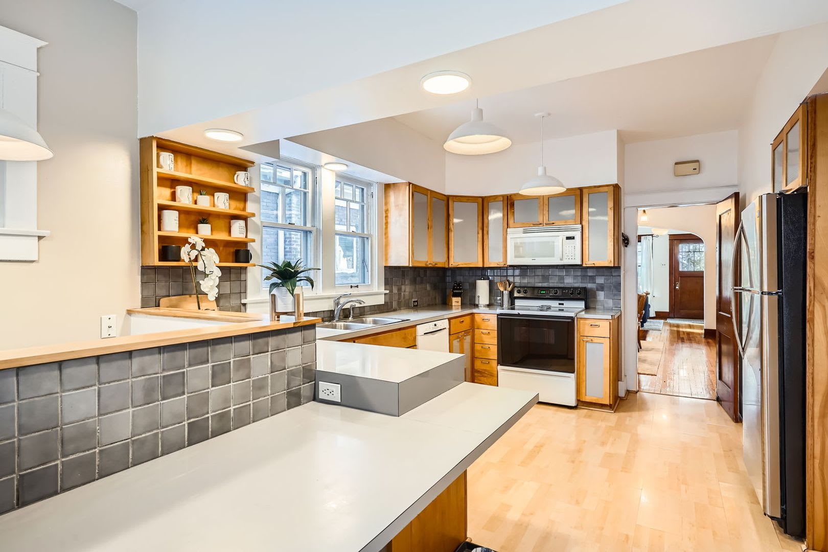 Fully Furnished 3BR Home Near Wash Park – photo 2