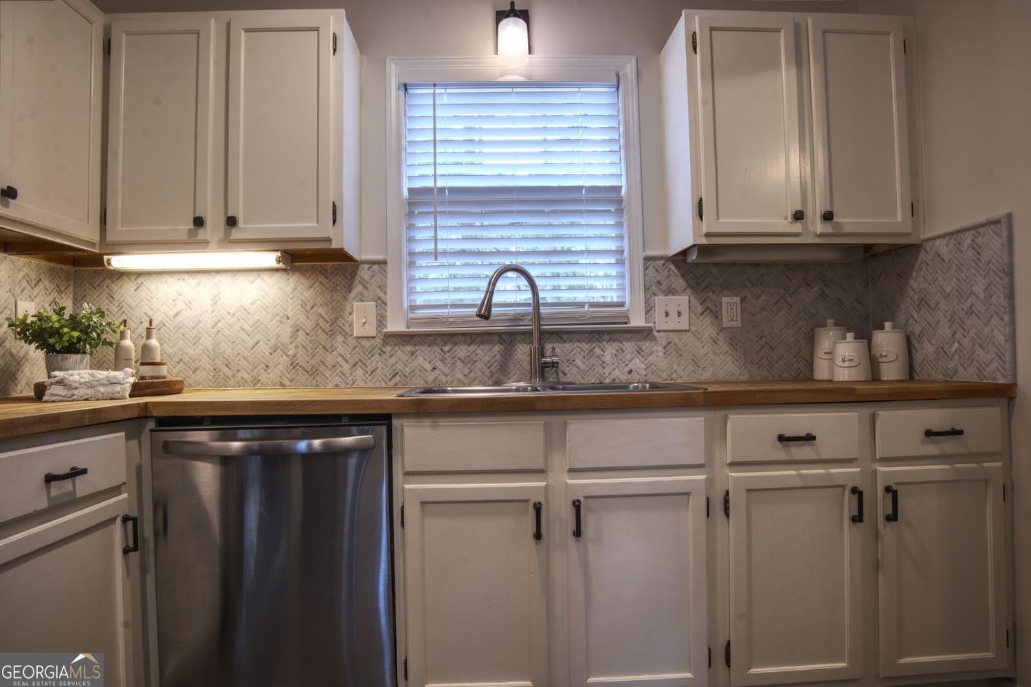 587 Wedgewood Drive – photo 5