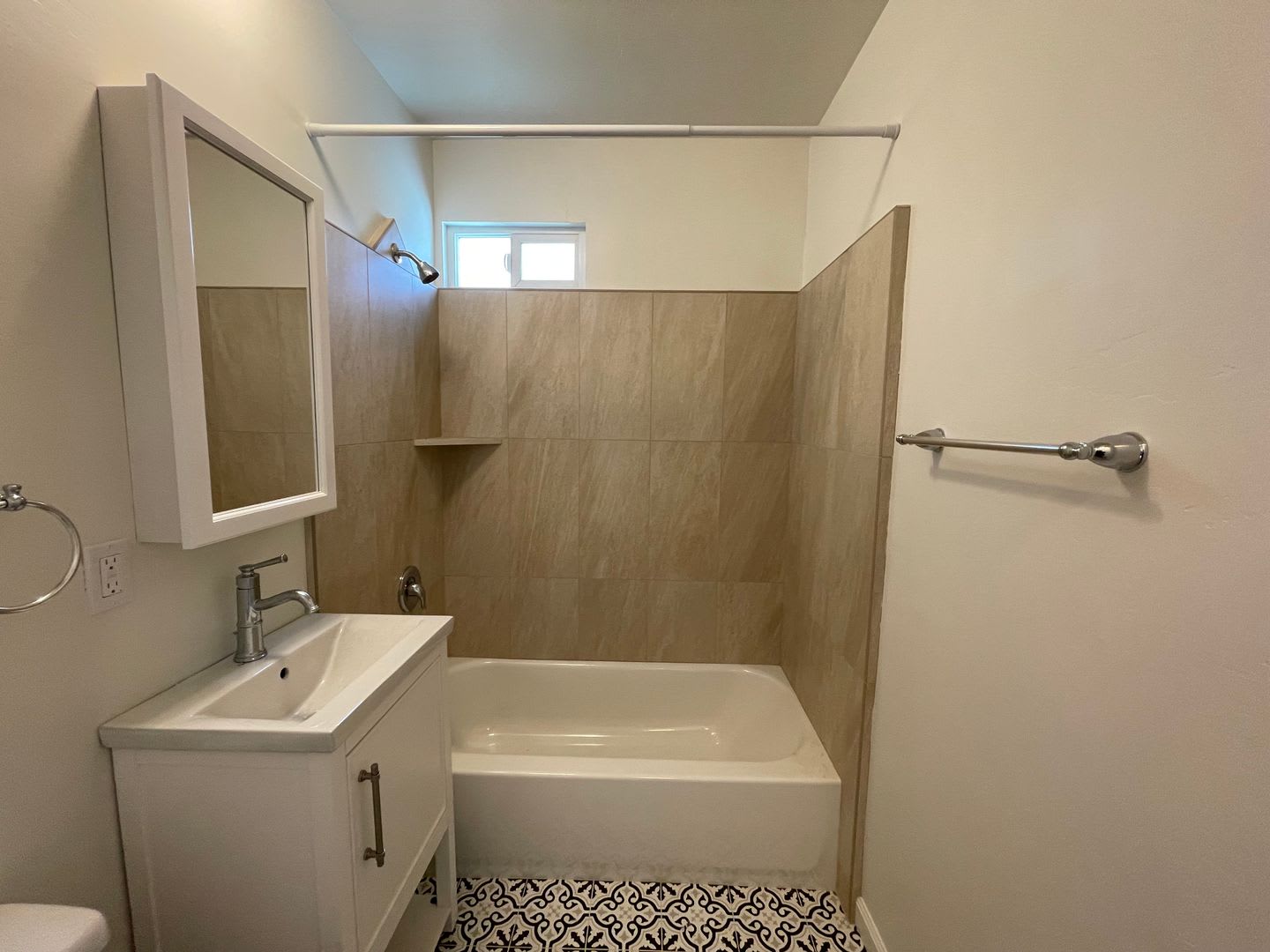 Single Family Home – photo 2
