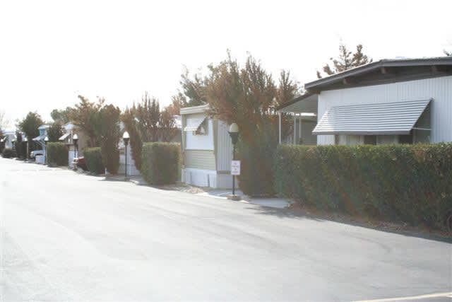 1048 West Rosamond Boulevard – photo 1