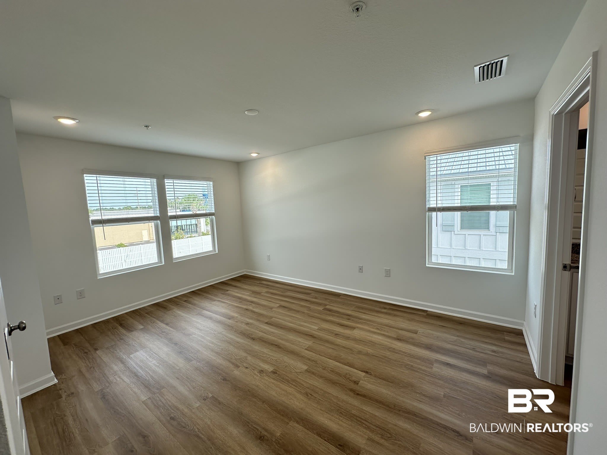 4450 Lost Bay Dr – photo 5