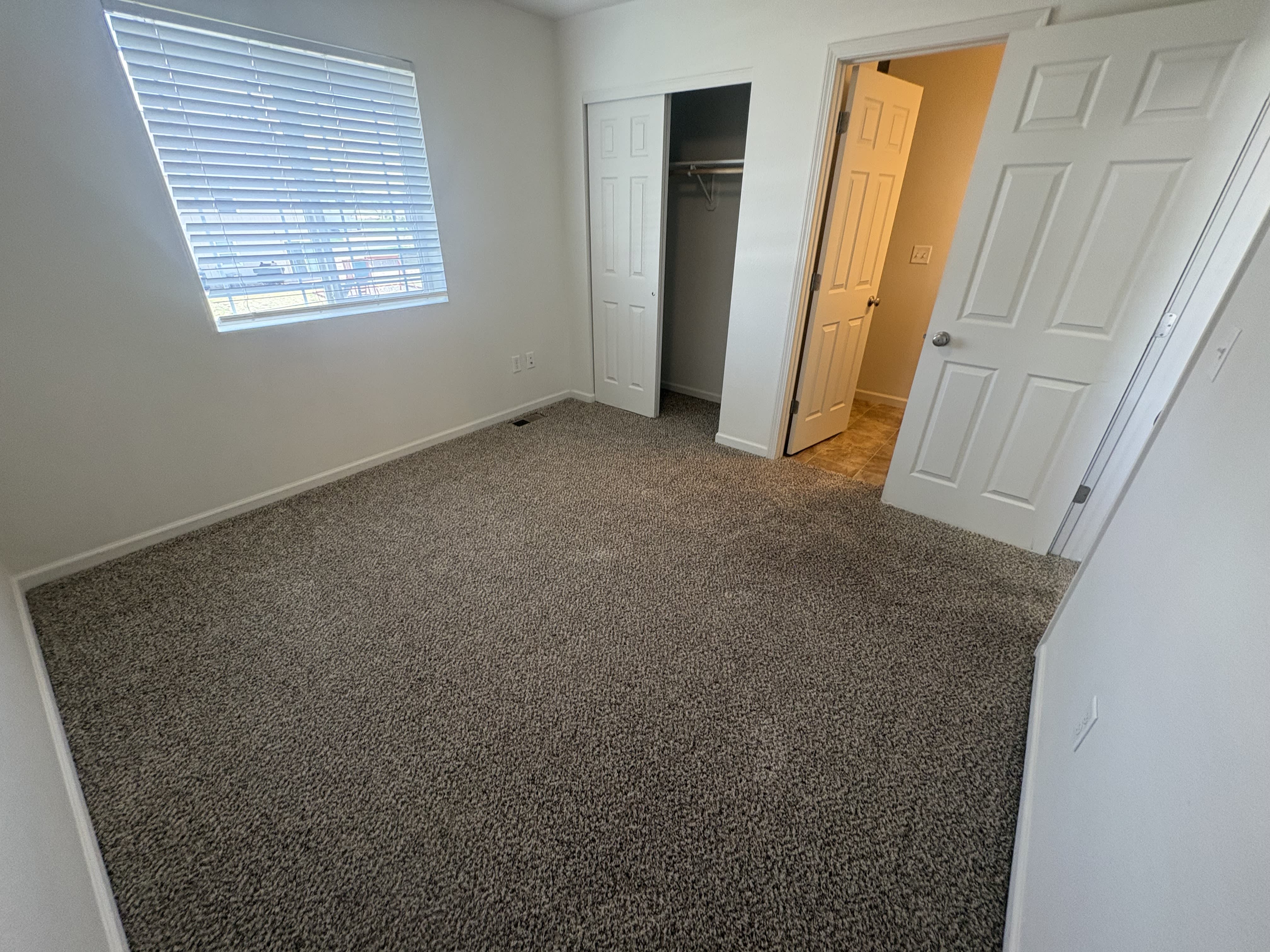 3209 11th Ave NE – photo 4