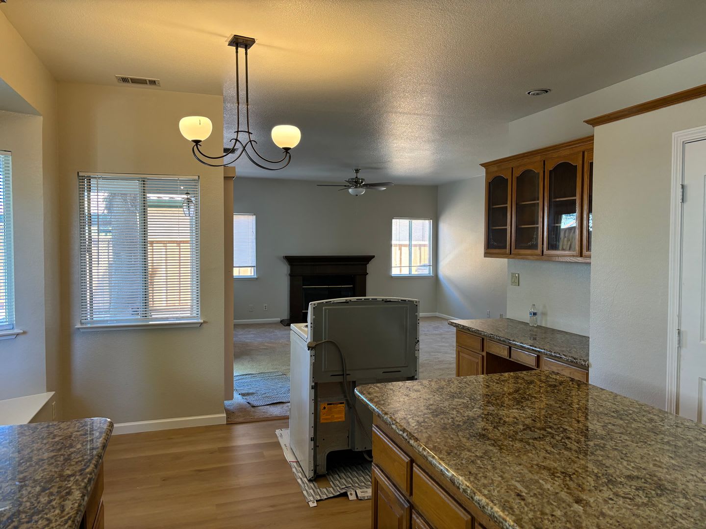 Ideal Antioch 4 Bedrooms And 3 Bathrooms New Laminate Flooring On Main Level And New Interior Paint – photo 4