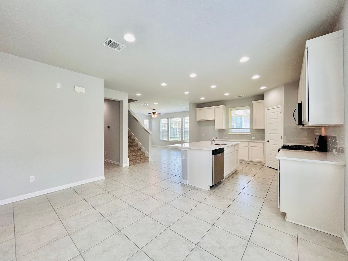 1156 Capra Lane in Leander – photo 5