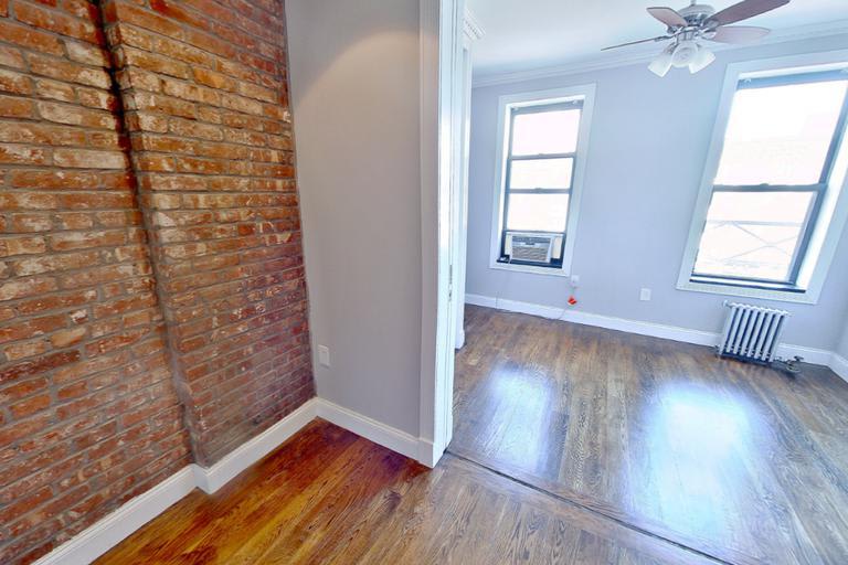 722 10TH AVE. – photo 3