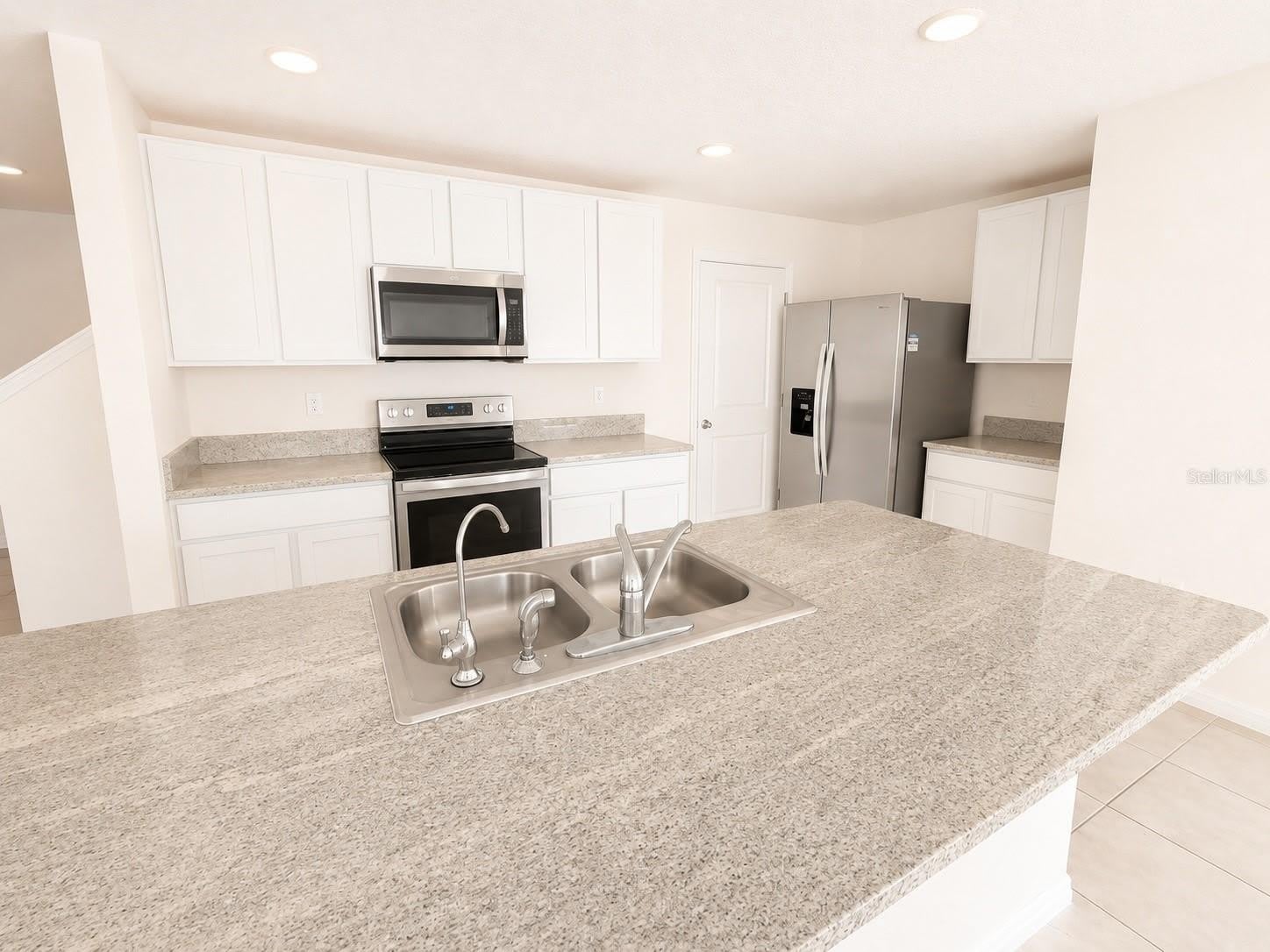 12153 WHITE CYPRESS Place – photo 5