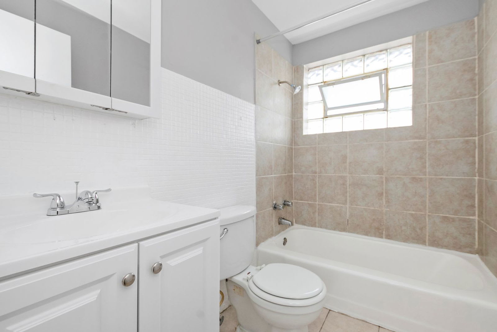 7906 South Wabash Avenue – photo 2
