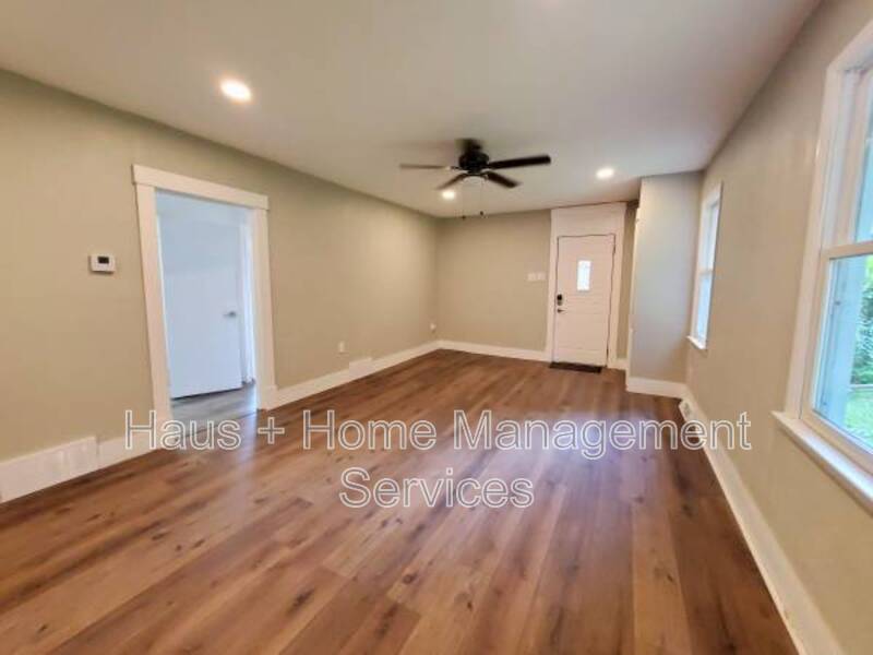 517 Washington Street – photo 5
