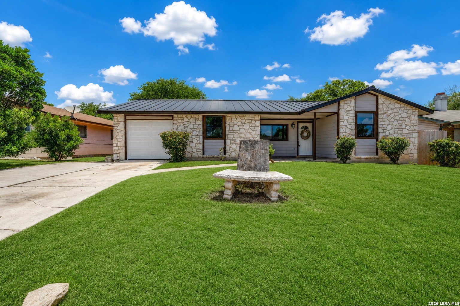 504 Willow Dr – photo 1