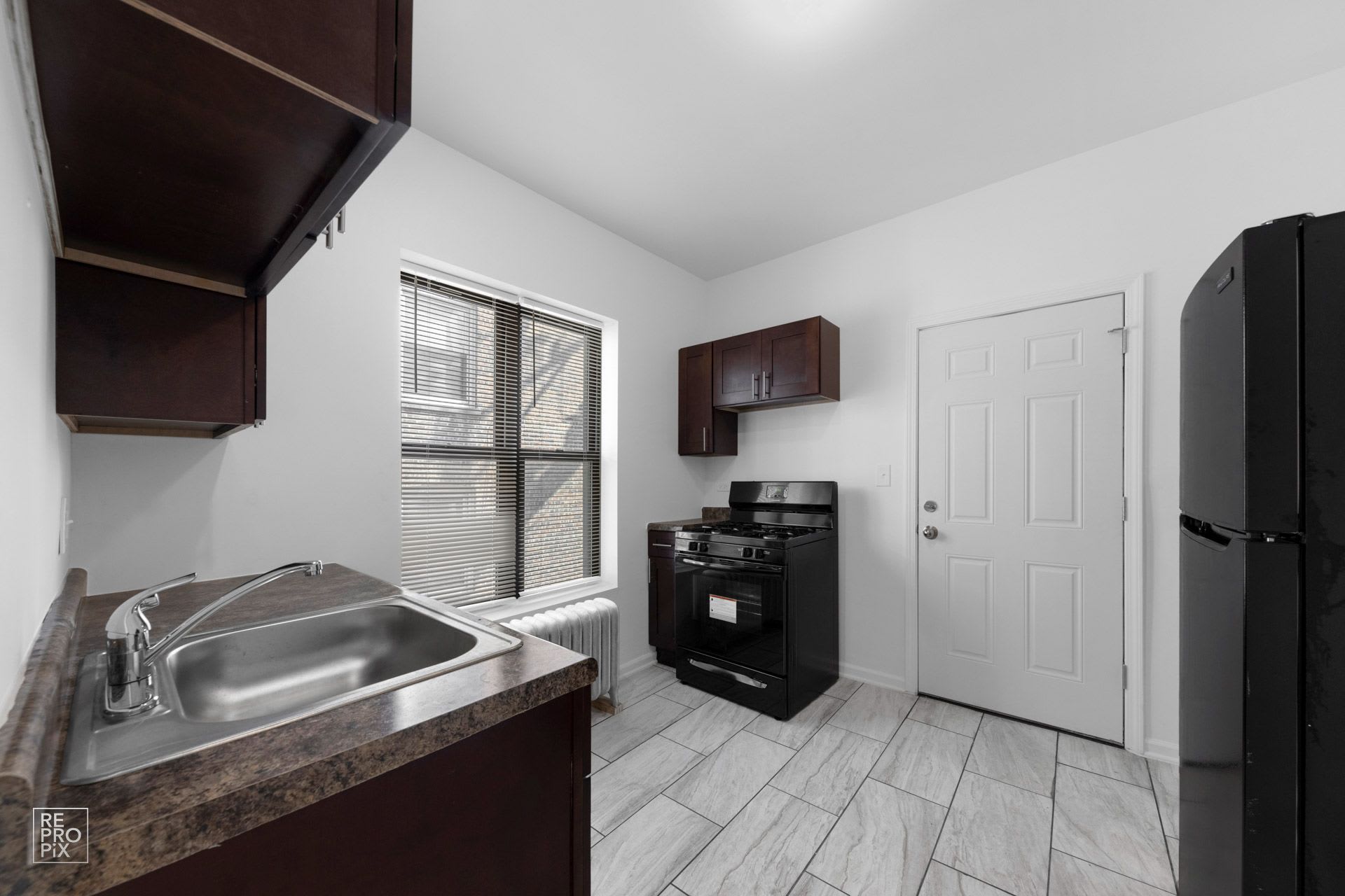 7451 S Eberhart Ave – photo 2