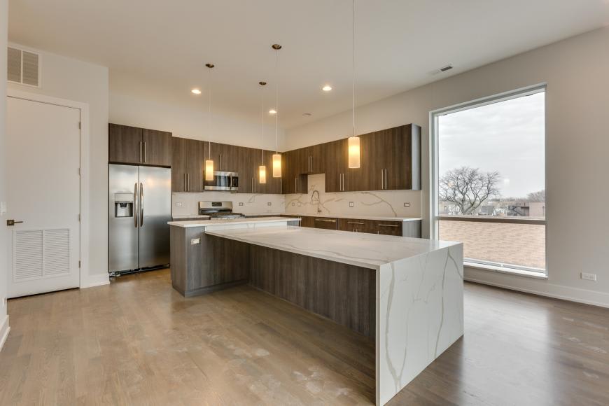 2805 West Cortland St. – photo 2