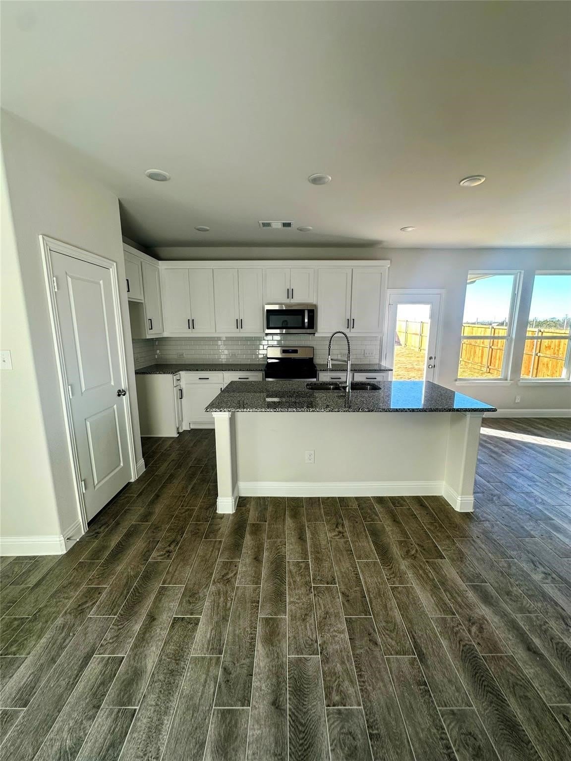 3120 Lucia Way – photo 4