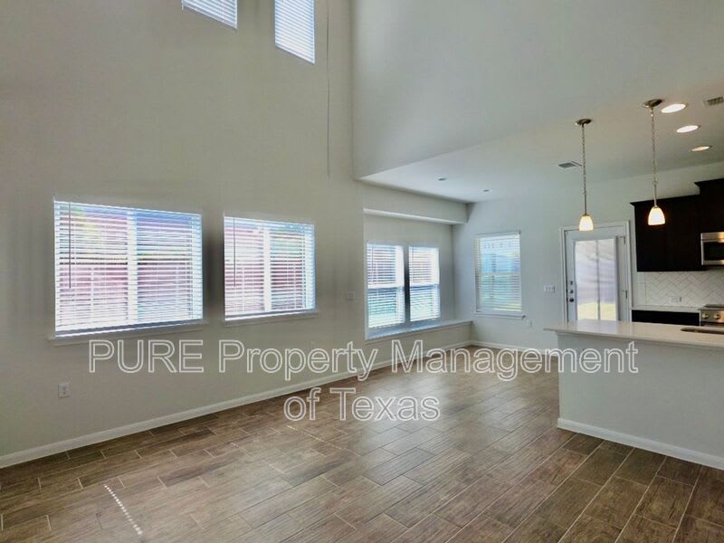 9900 Dalliance Ln – photo 5