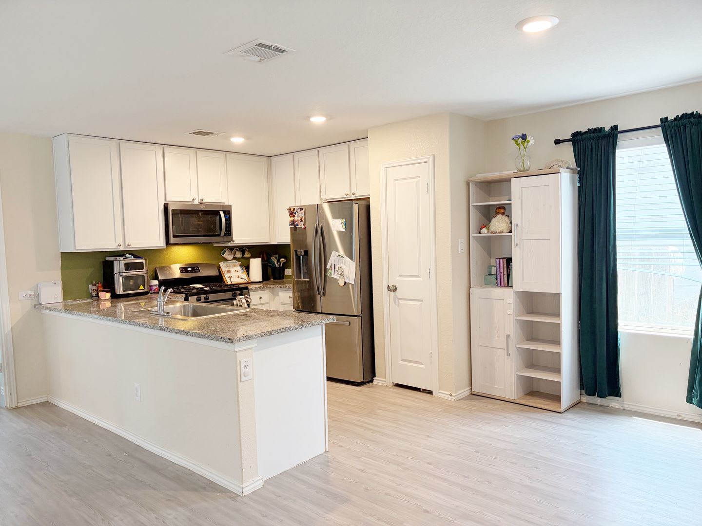 8935 Astral Pl – photo 2