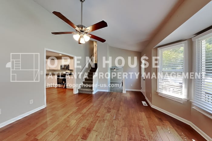 101 Chantilly Lane – photo 3