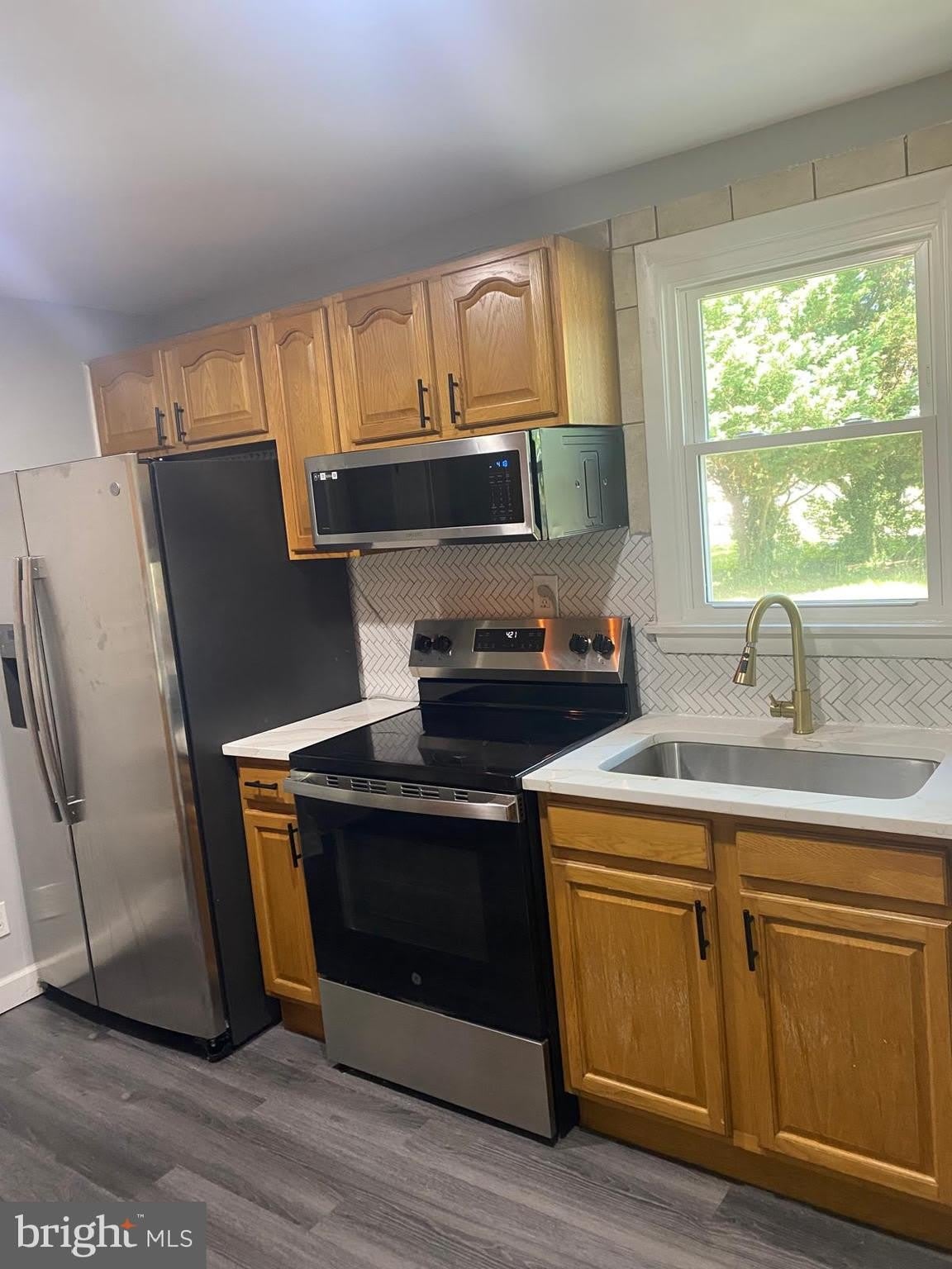 452 Graythorn Road – photo 4