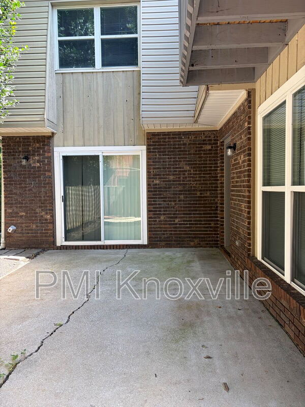 9120 Woodpark Ln – photo 3