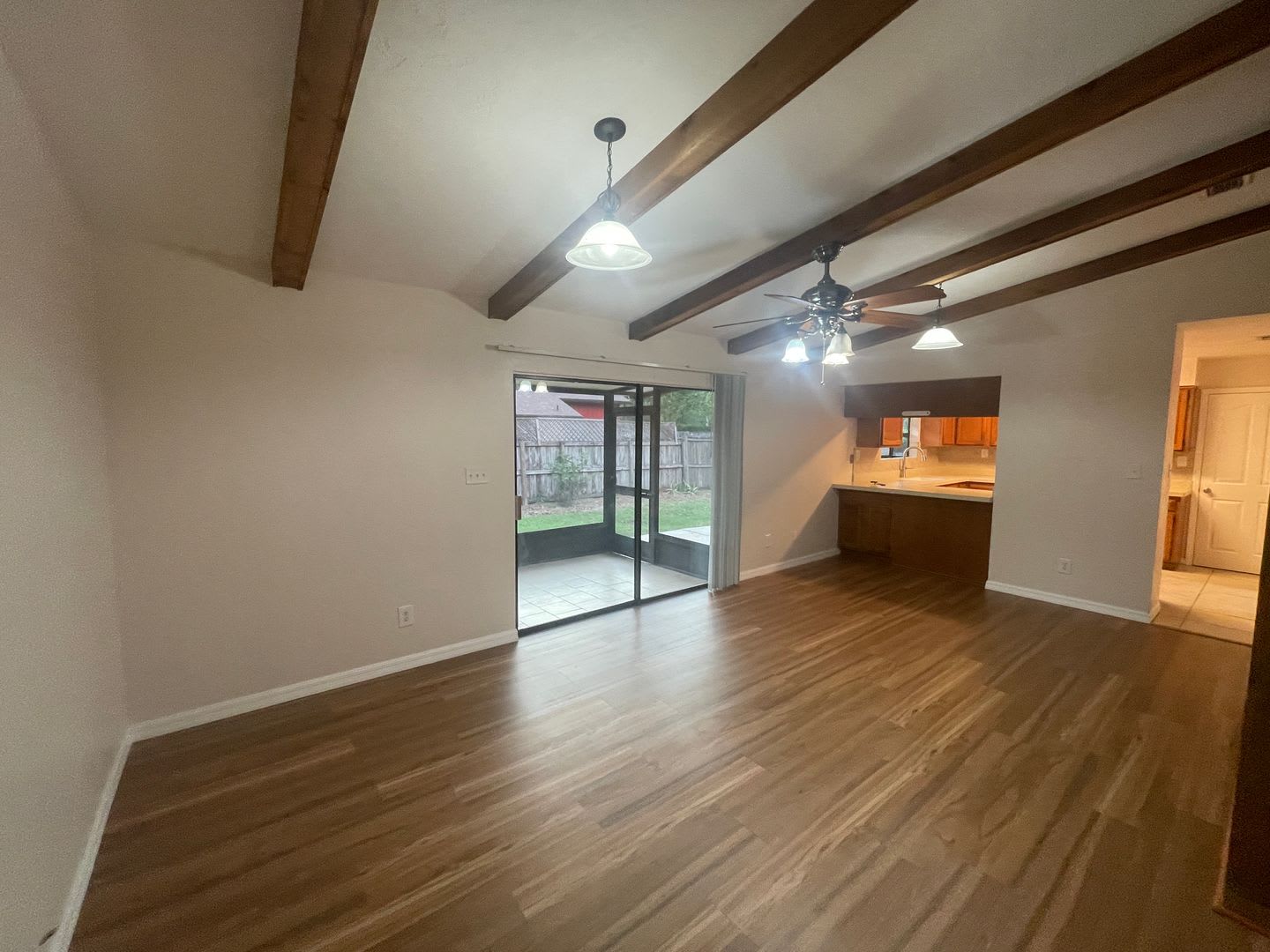 Charming Home In Sought After Hidden Oaks Community – photo 5