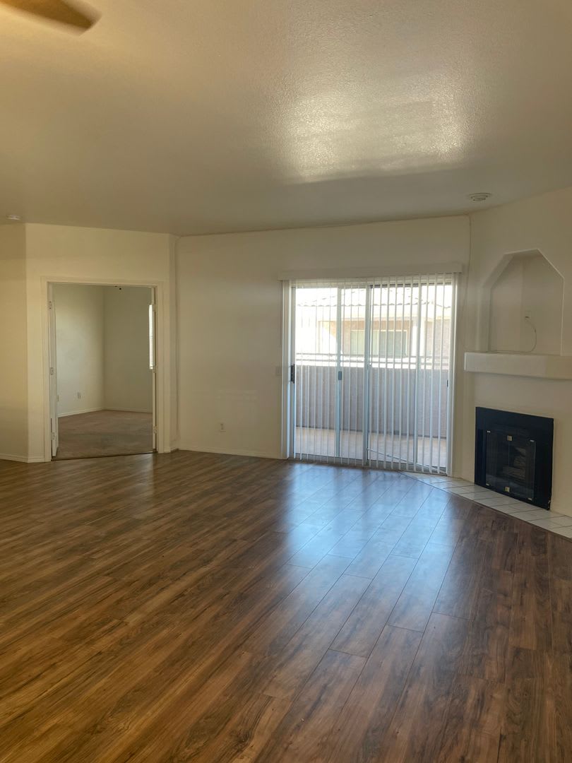 Beautiful open floor plan located in a gated community! – photo 5