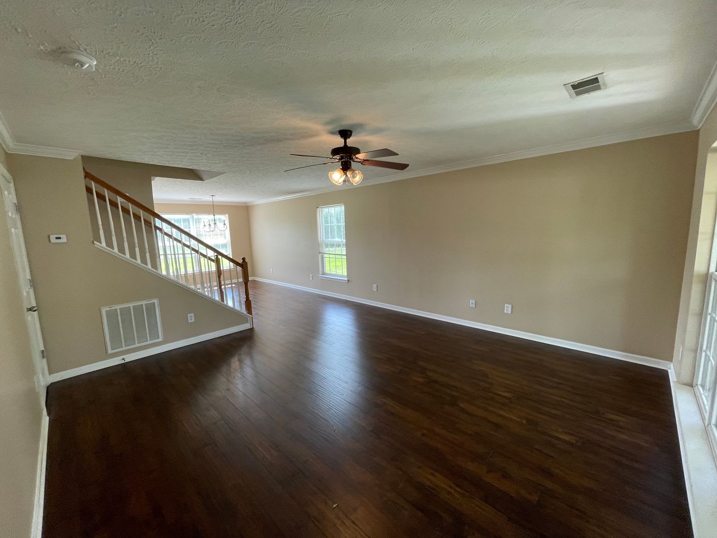 Spring Hill Gem in a Wonderful Location! – photo 3