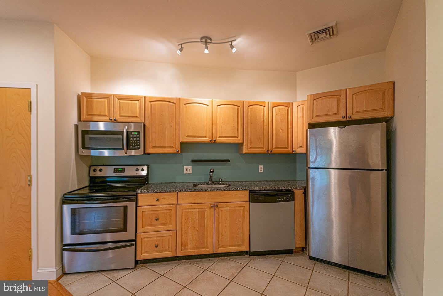 415 S 19TH Street – photo 3
