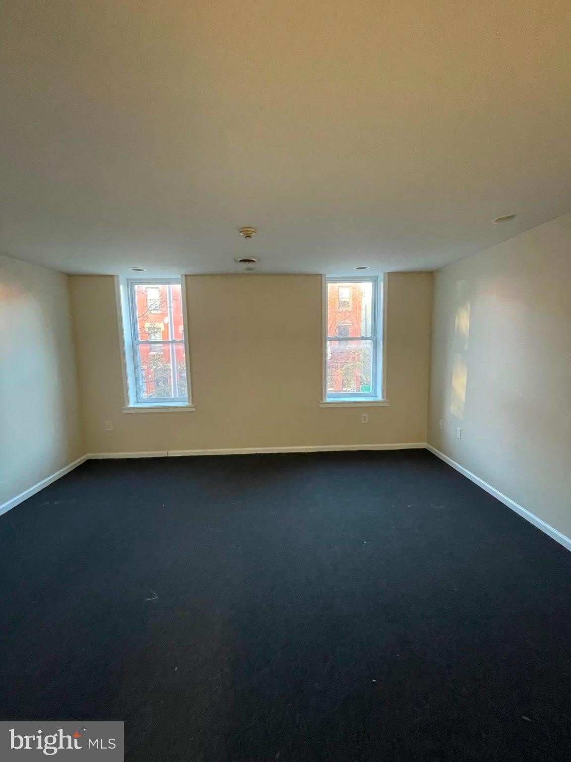 1732 W DIAMOND Street – photo 2