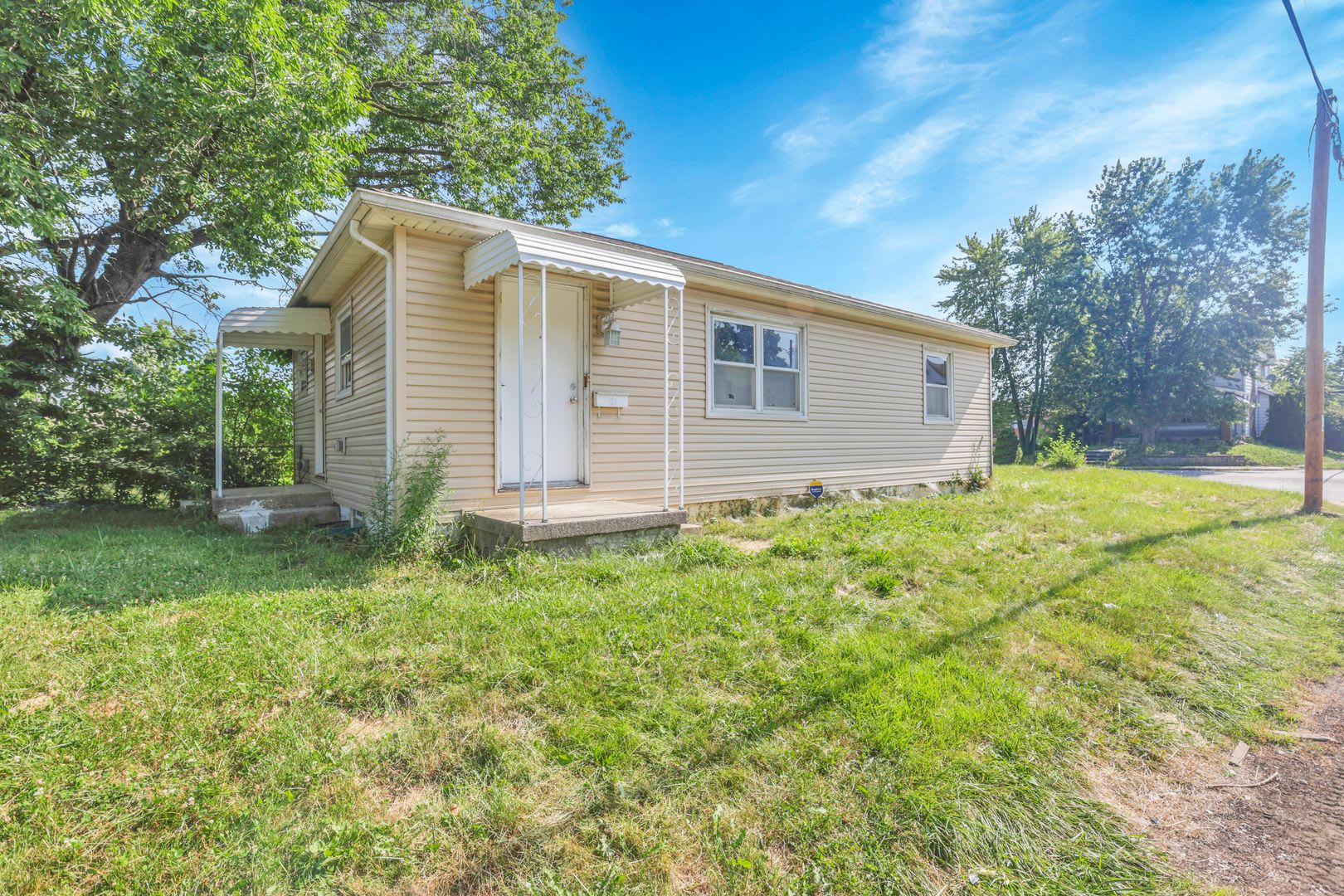 Beautifully Updated 2 Bedroom Home For Rent 307 S Wheatland 1500 Per Month – photo 3