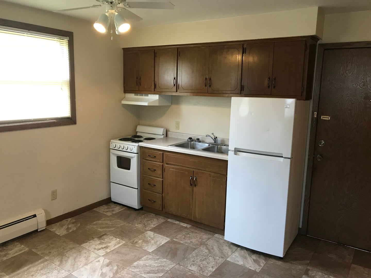 Forestview 1 Bedroom Lower Unit – photo 4
