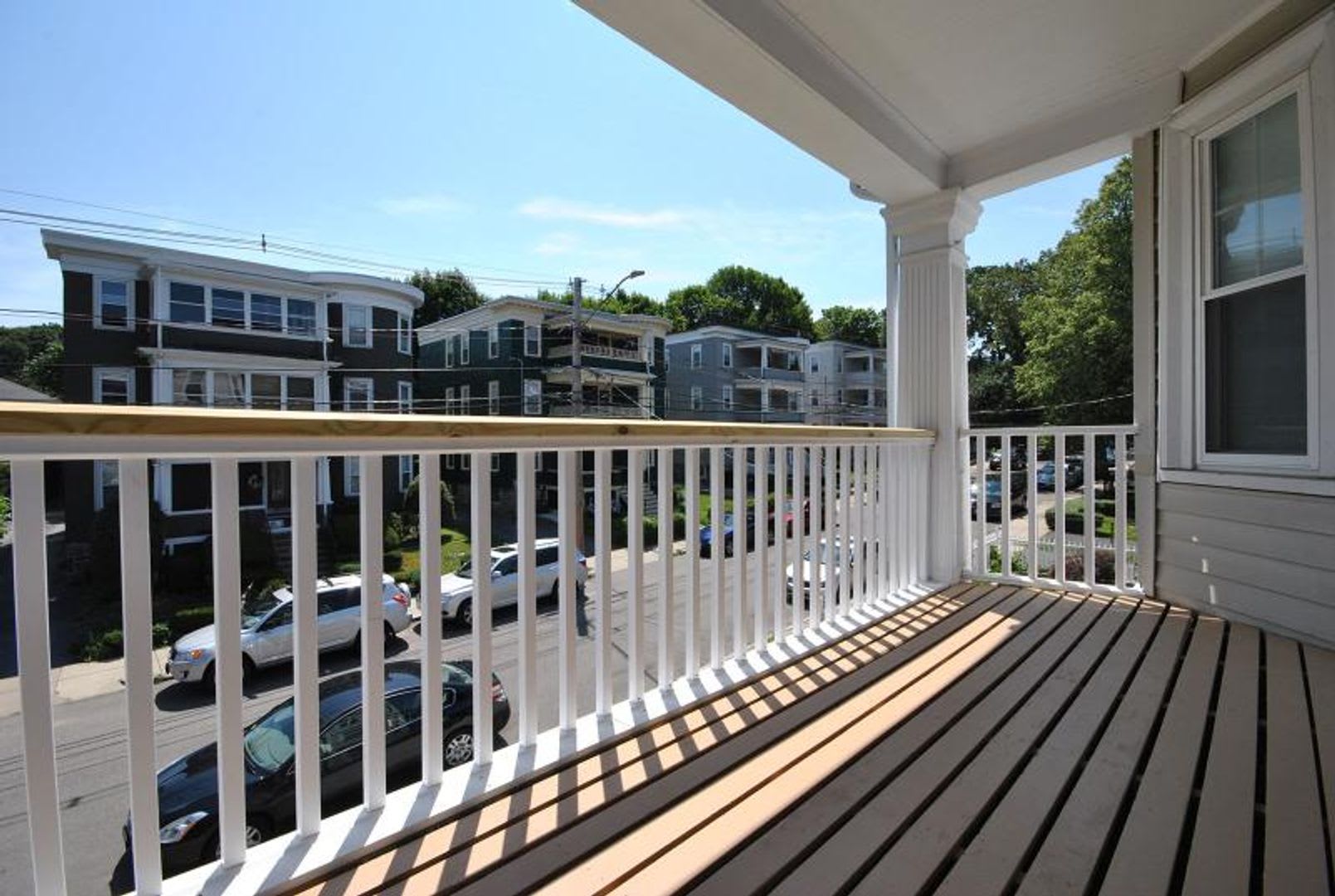 Great 3 bed w/ Parking Included in Brighton – photo 2