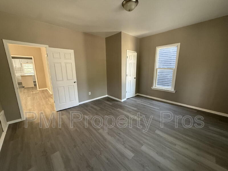 1943 N 38th St – photo 3