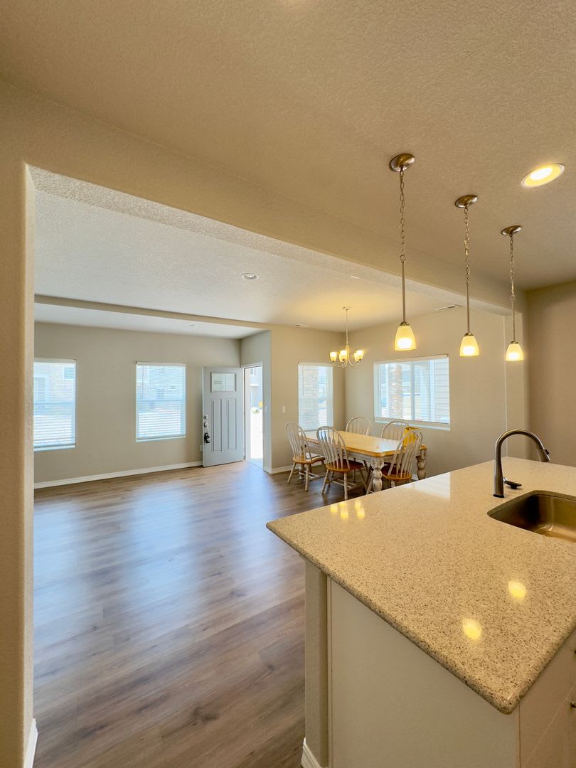 A Gem Home with Open Floor Plan & Prime Location Awaits For You! – photo 3