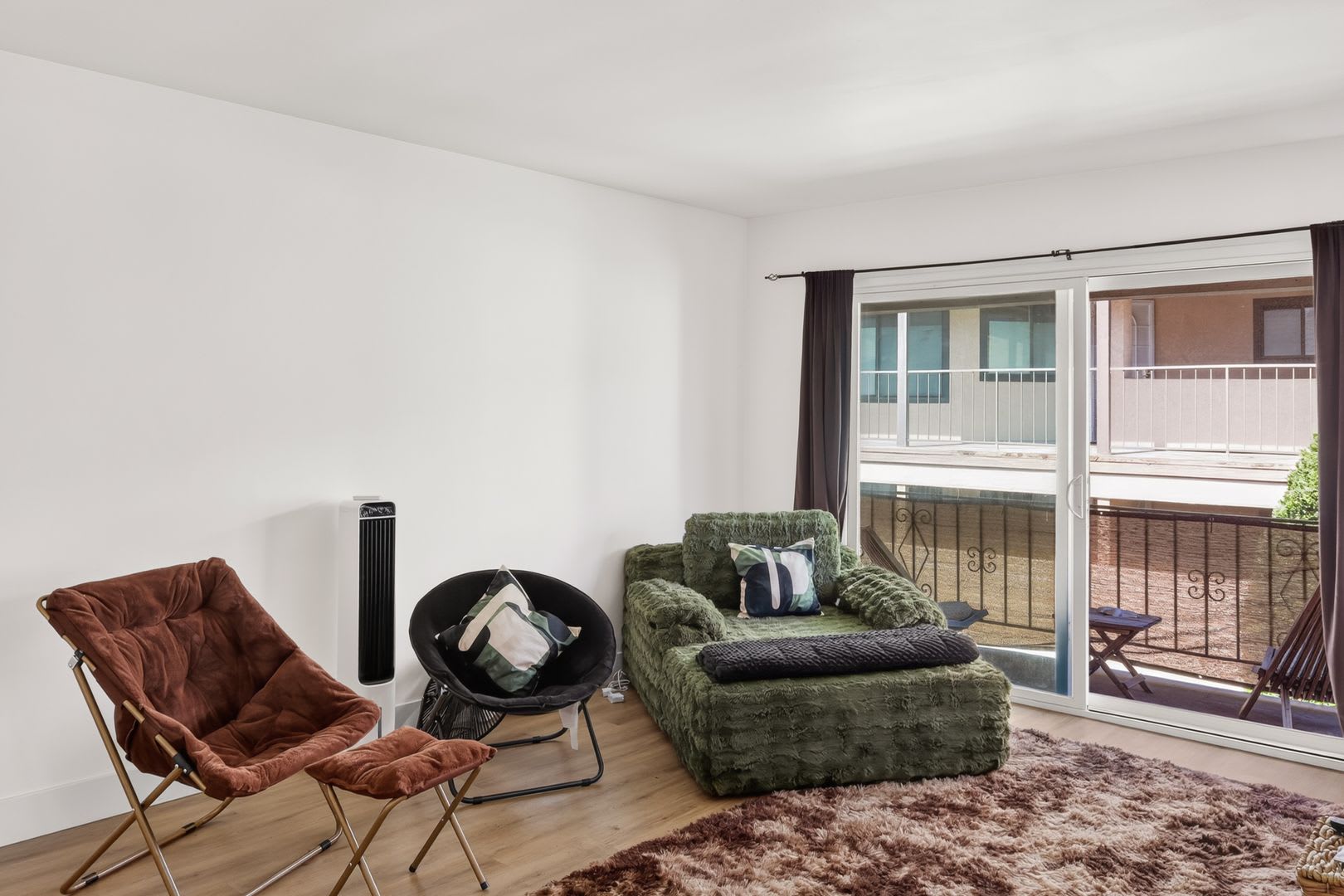 Charming 1 Bedroom Condo Just Blocks From The Beach – photo 2