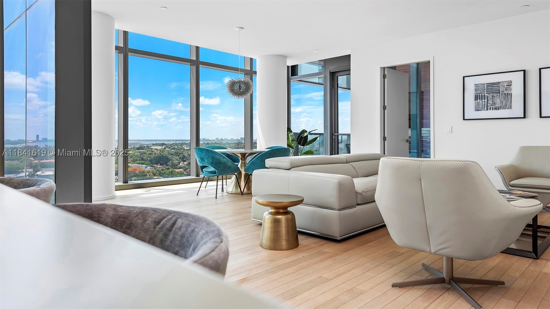 2901 Collins Ave – photo 3