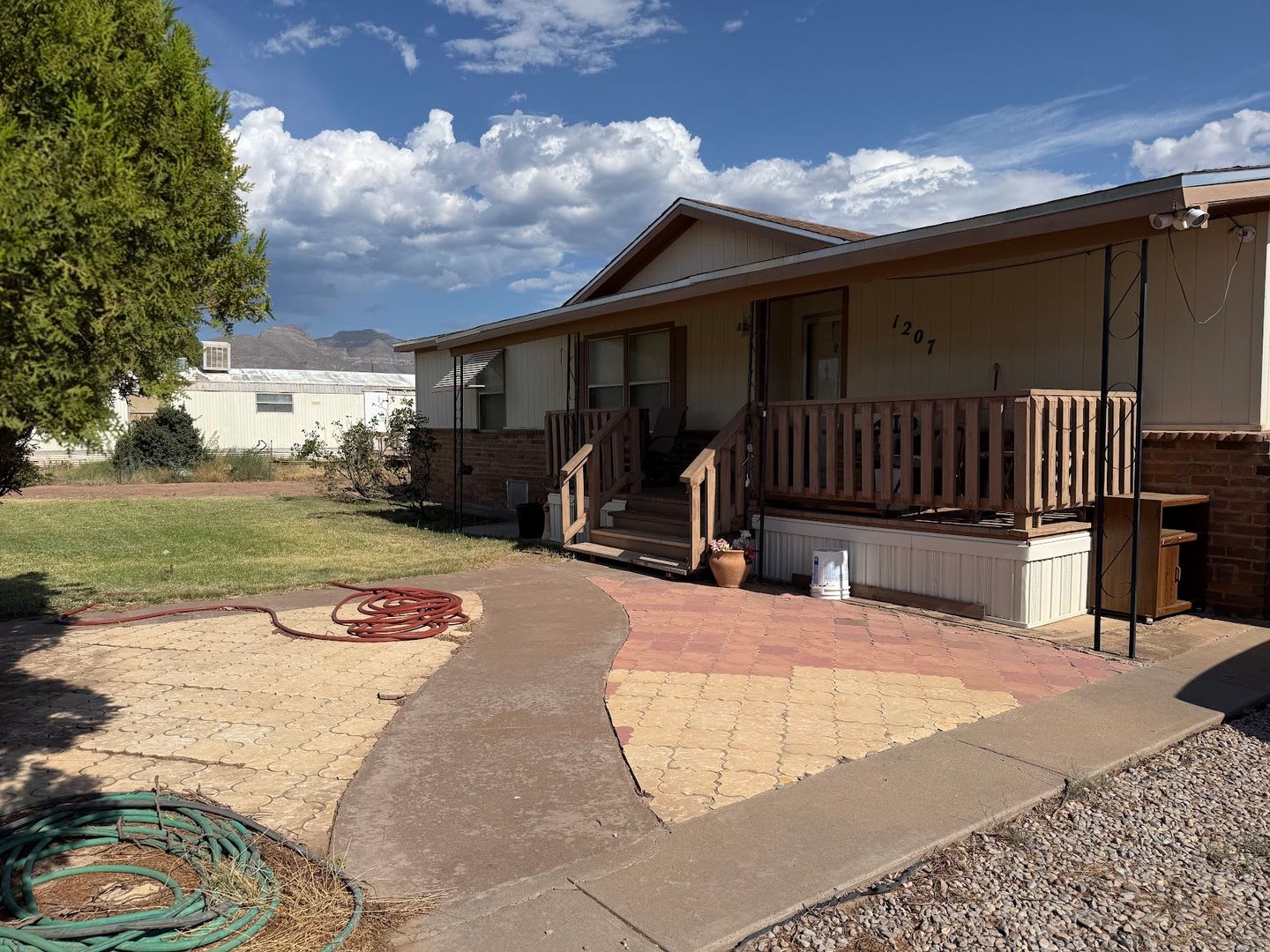 1207 Wright Ave – photo 1