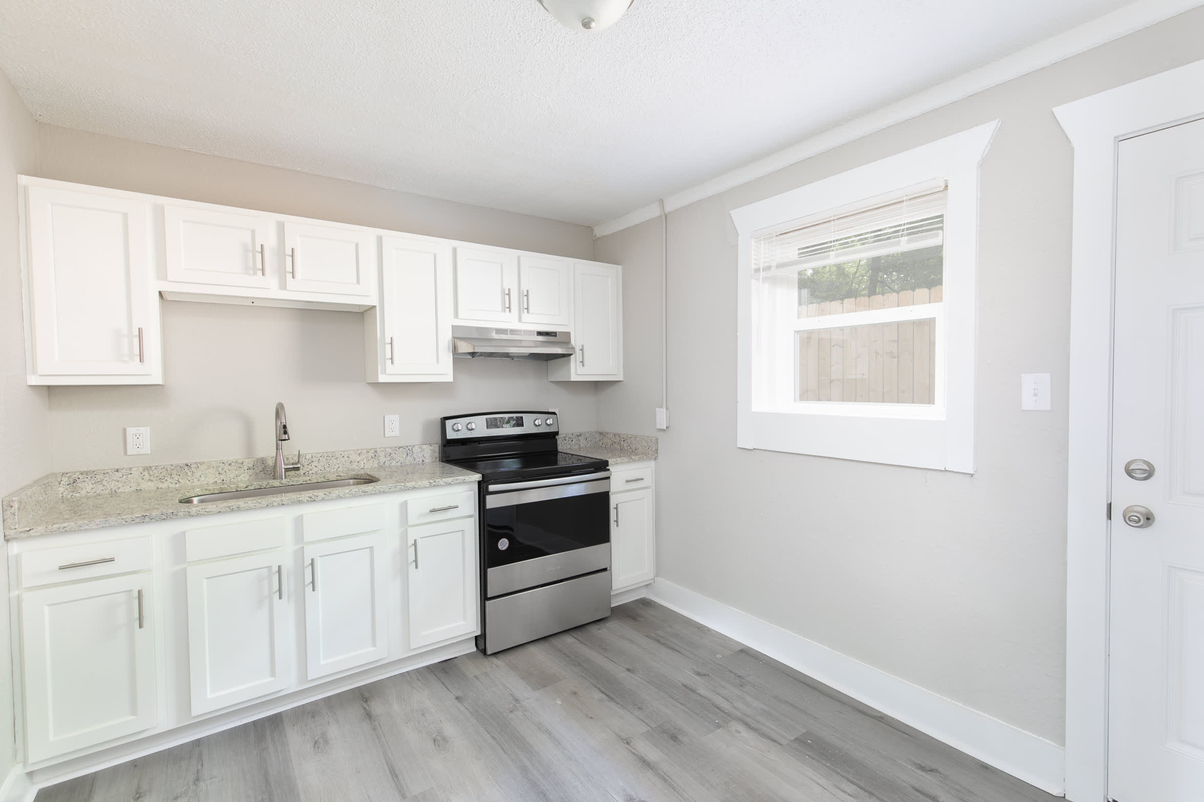 5013 Georgia Rd- Unit 3 – photo 2