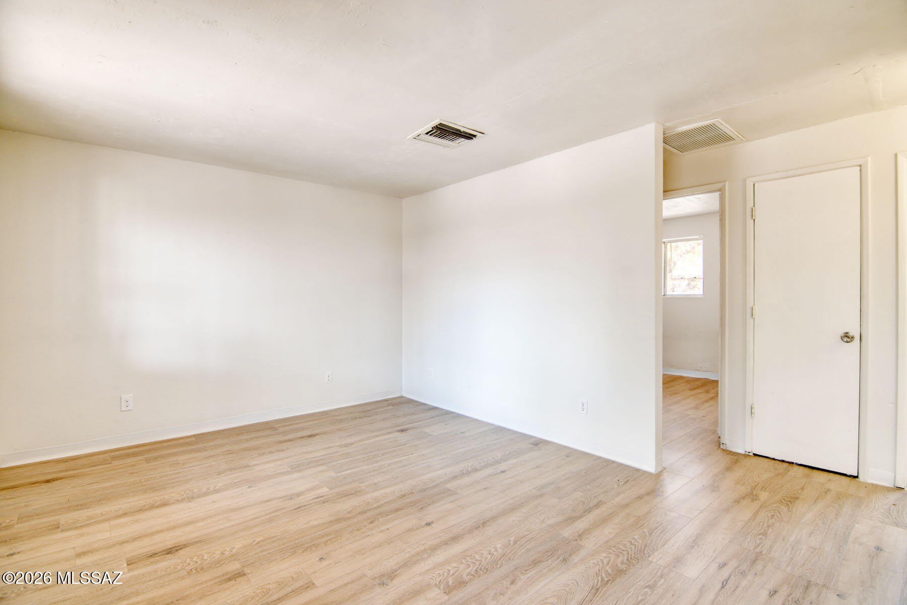 5657 E 28Th Street – photo 3