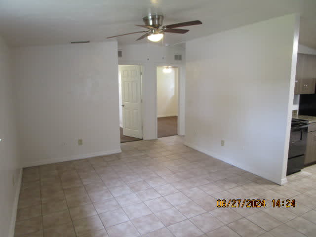 446 Elsie Ave – photo 2