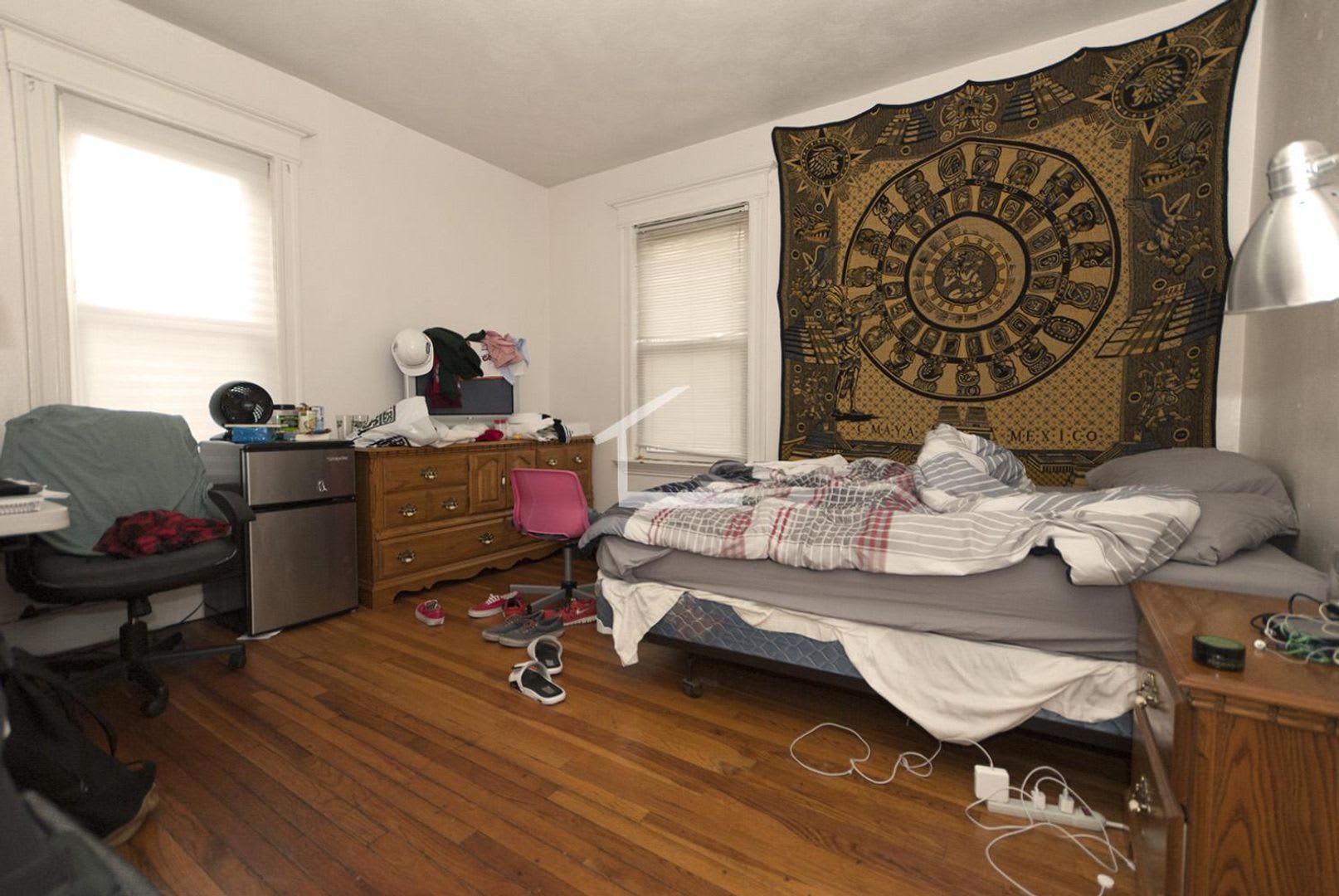 3 bed in Allston – photo 1
