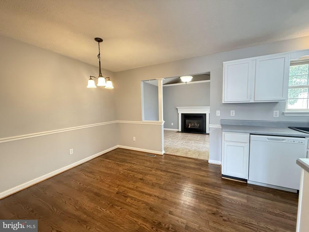 301 Sutton Court – photo 4